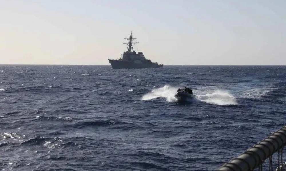 Οι αμερικανικές ΕΔ κατέστρεψαν τρία πλωτά drones των Χούθι στην Ερυθρά